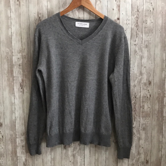 Everlane Other - Everlane cotton gray v-neck sweater